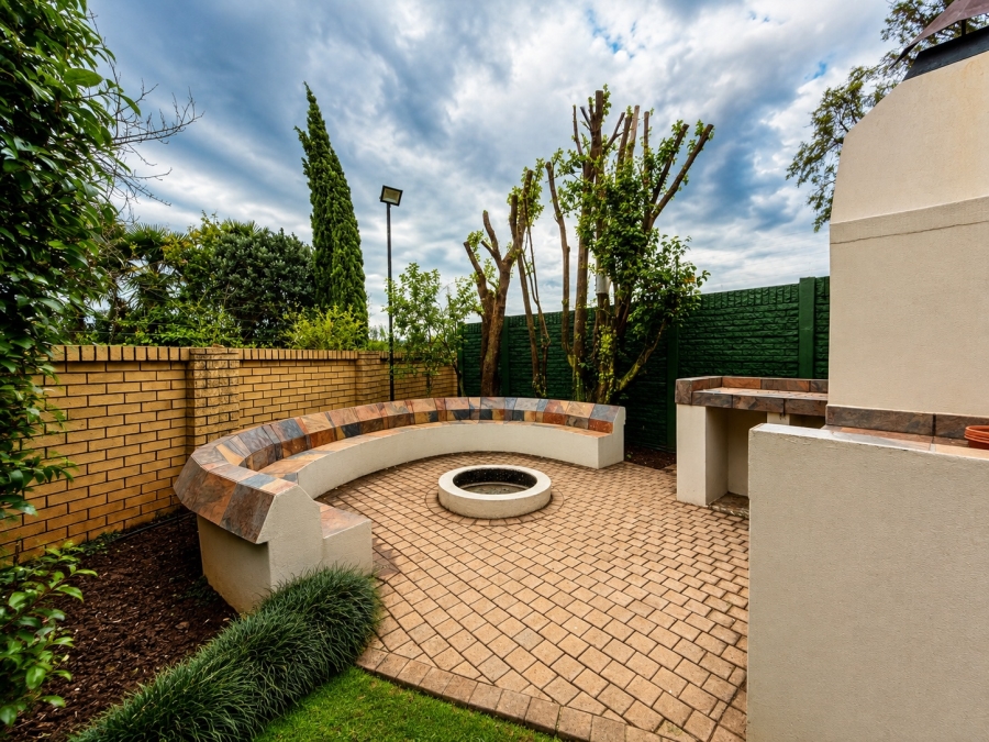 To Let 5 Bedroom Property for Rent in Van Der Hoff Park North West